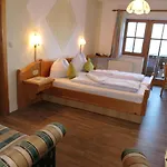 Landgasthof Spitzerwirt מלון סנט גאורגן אים אטרגאו