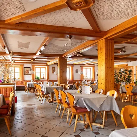 Landgasthof Spitzerwirt 호텔 3*